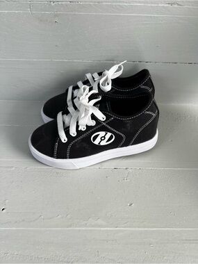 Heelys Shoes Youth Sz1 Canvas Low Top Black Roller Skate Sneakers HES10458 NOBOX